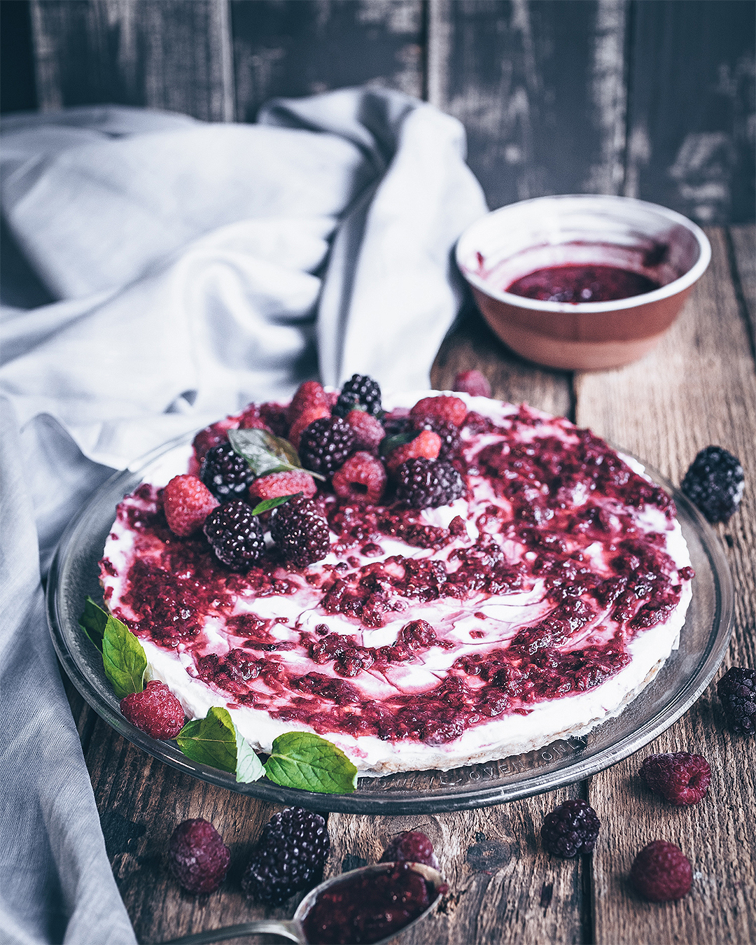 Flourless, Sugar-Free RAW Cheesecake